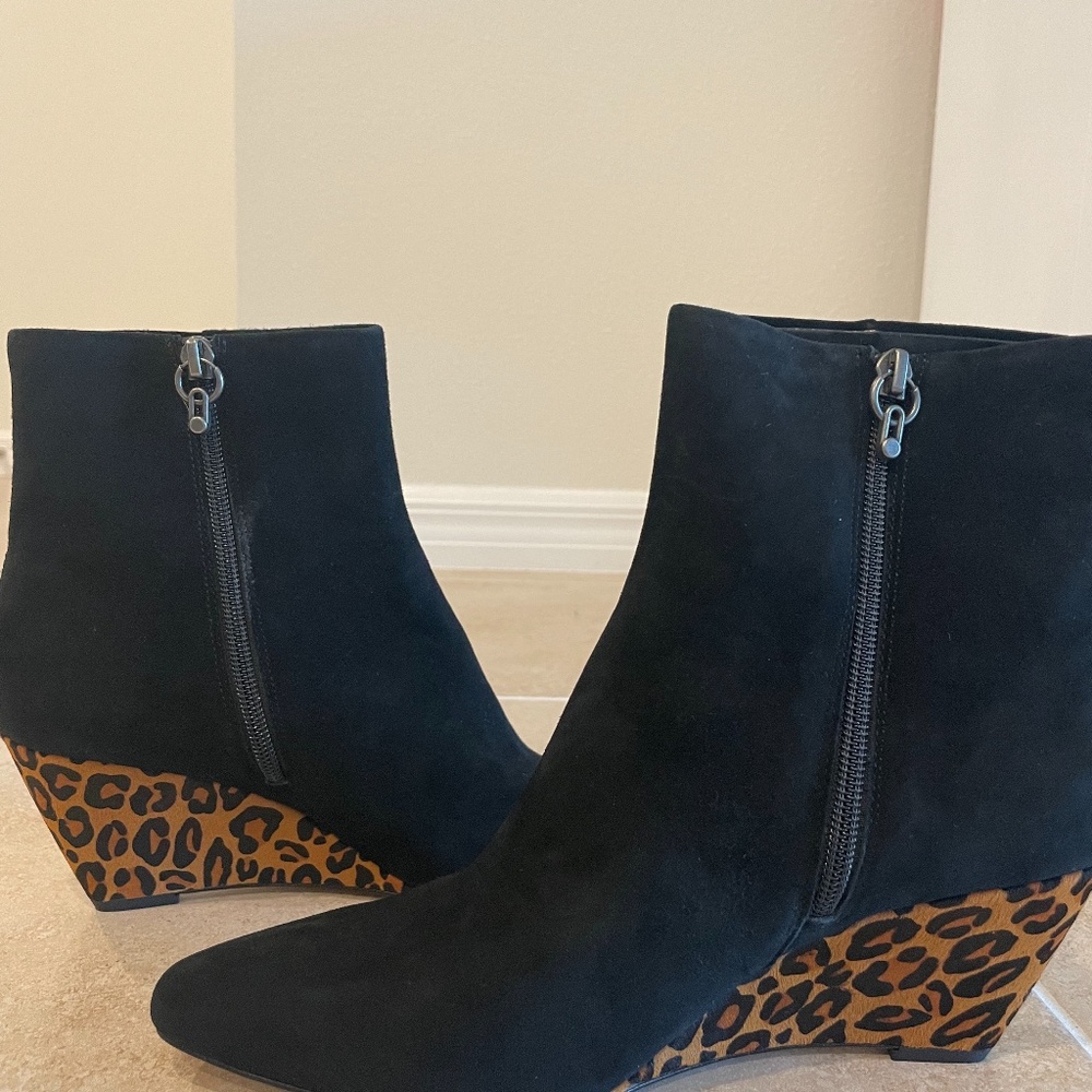 Donald Pliner Suede Boots